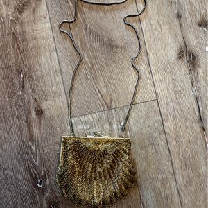 Vintage gold seashell purse
